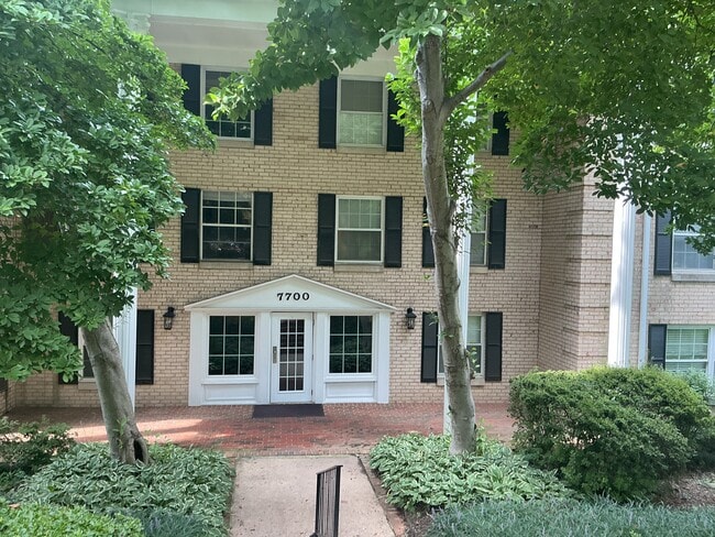 Building Photo - 7700 Tremayne Pl Unit 215