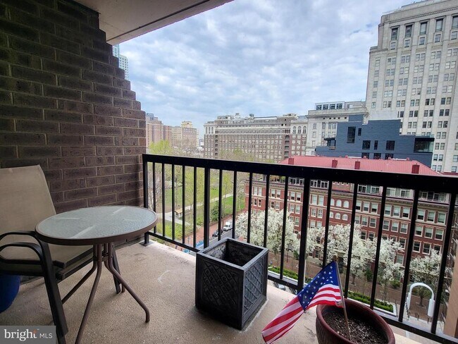 Photo - 241 S 6th St Unit 1202B