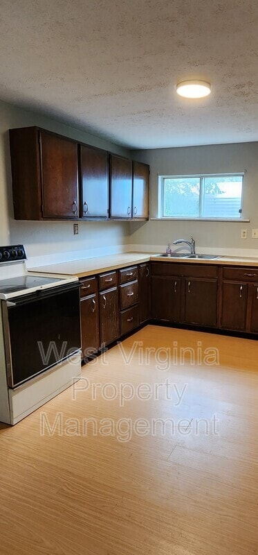 Photo - 112 Breezemont Ln