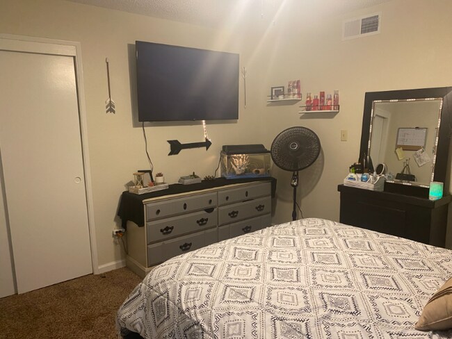 Photo - 2401 Christmas Tree Ln