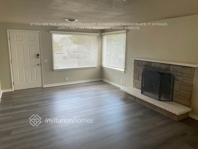 Photo - 2735 Locust Ave W