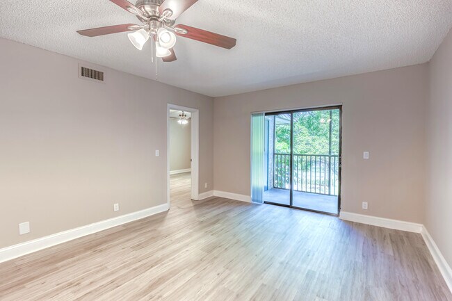 Photo - 230 SE 10th St