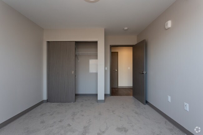 2BR, 1BA - Clarke Square Apartments