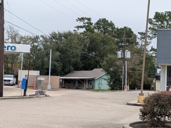 Photo - 1020 N Main St