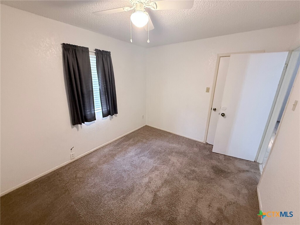 Photo - 2502 Transit Dr