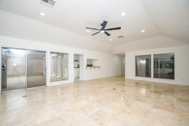 Building Photo - 7822 Albin Ln