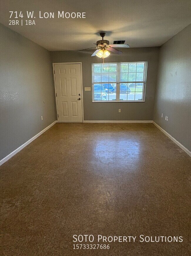 Photo - 714 Lon Moore St