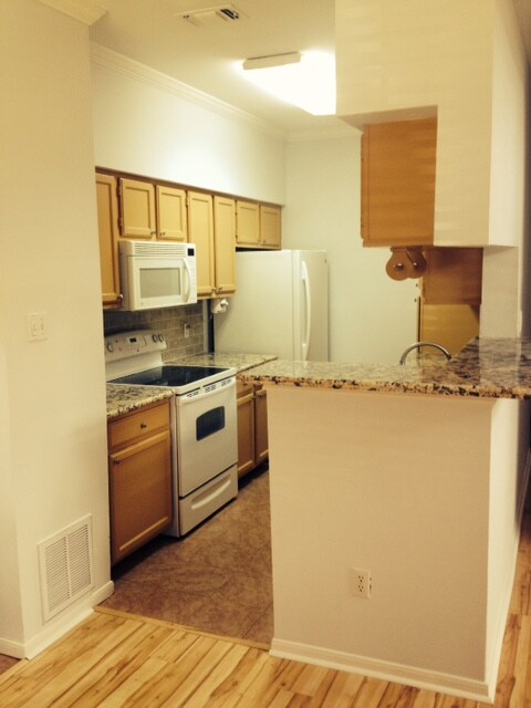 Encimeras de granito en la cocina - 2222 Hopkins St