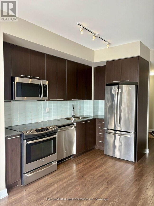 Photo - 10 Park Lawn Rd Unit 904