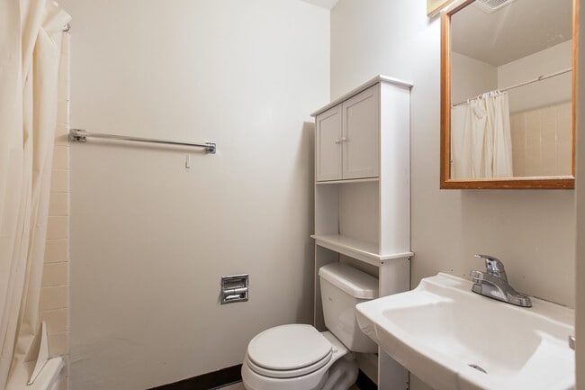 Photo - 2606 Benvenue Ave