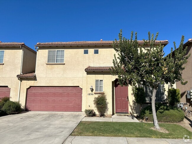 Building Photo - Highly desired neighborhood Rental