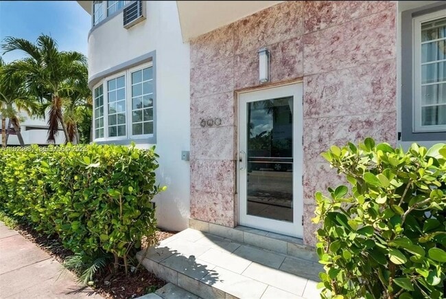 Photo - 610 12th St Unit 5