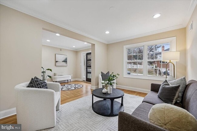Photo - 4902 De Russey Pkwy