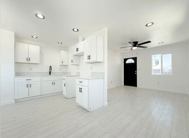 Photo - 518 N Wilmington Ave