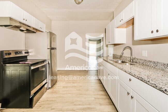 Photo - 320 N 44th St