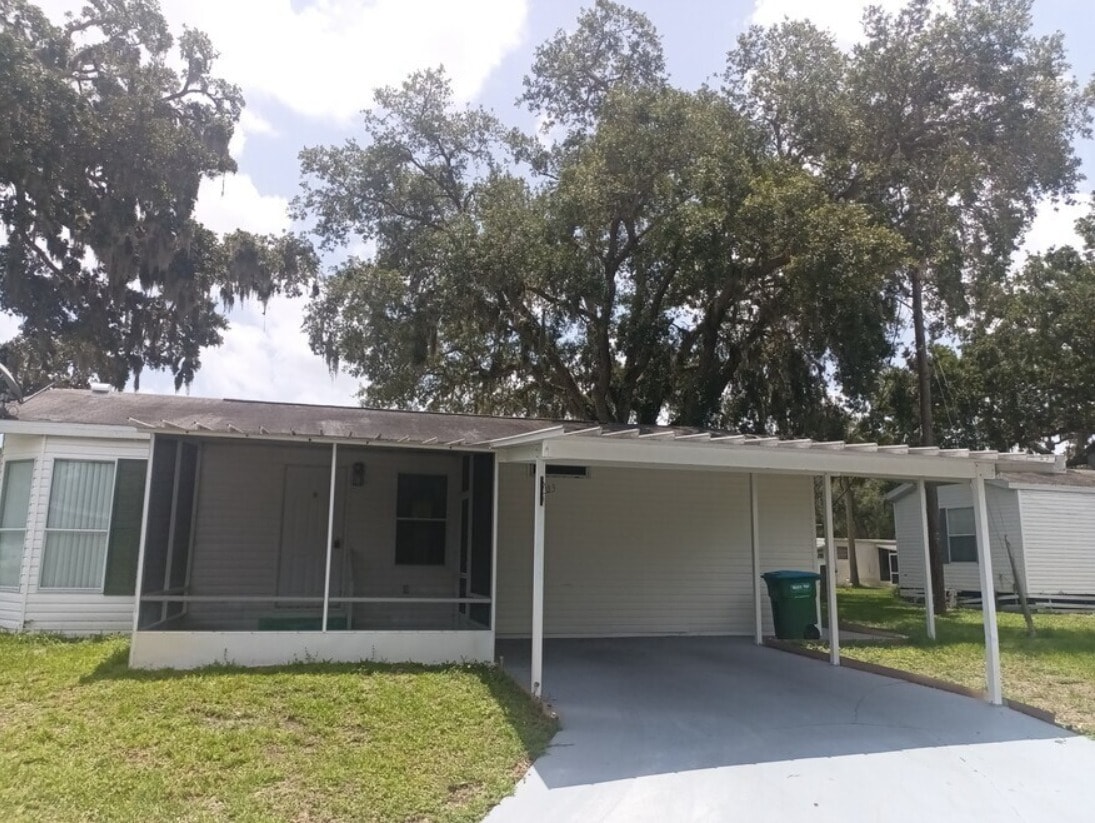 Photo - 841 W Colonial Cir