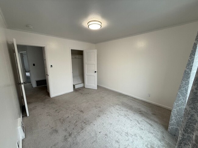Building Photo - Bright 3BR Flat Near SFSU & BART – Prime I... Rental