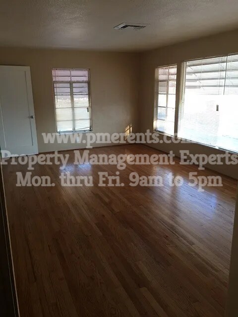 Photo - 7 E Magnolia St