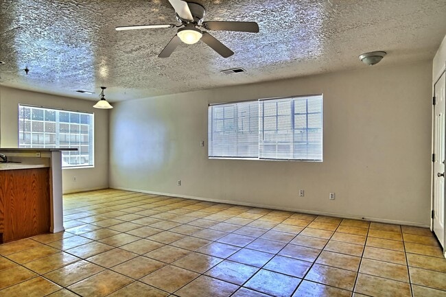 Photo - 1909 Wilmoore Dr SE