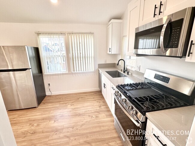 Building Photo - Light-Filled Renovated 2Bed 1Bath In Prime... Unit 1277 Rental