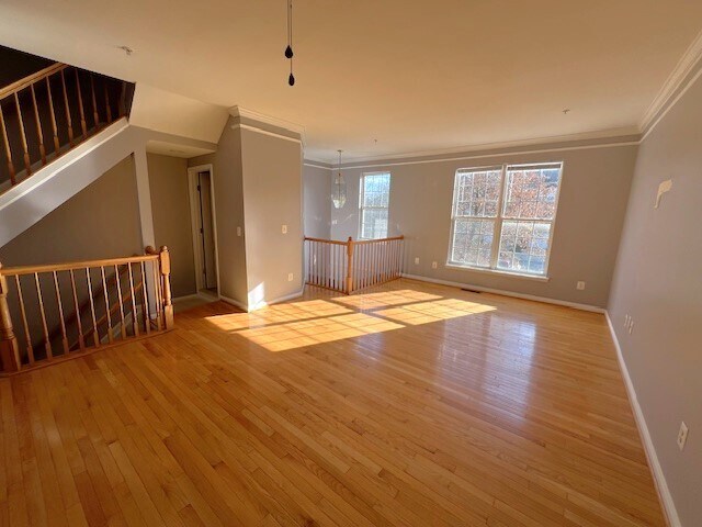 Photo - 10312 Nareen St
