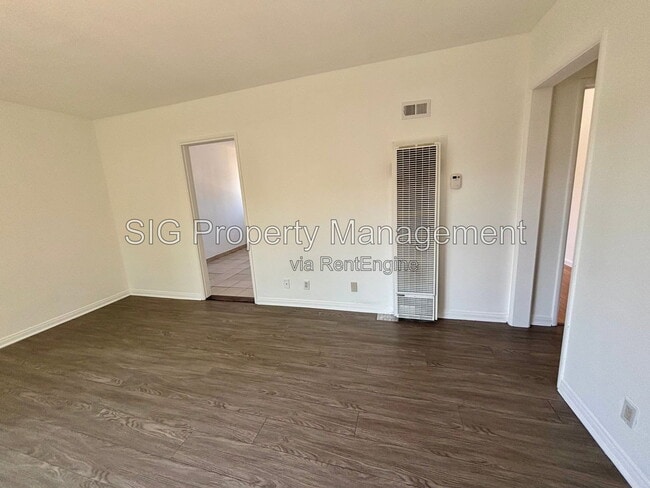 13226 Maclay St Unidad 5
