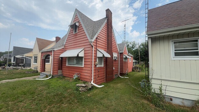Photo - Charming 2-Bedroom Home in Toledo – Cozy & Convenient!