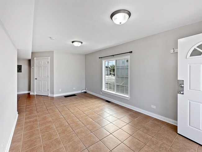 Photo - 3135 Chicago Rd