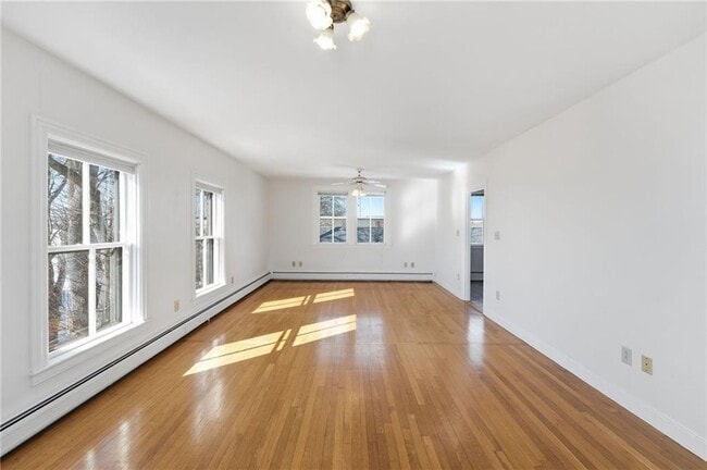 Photo - 686 Hope St Unit 3