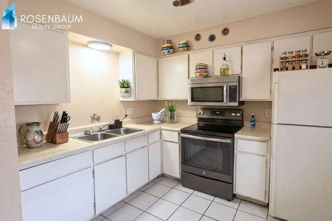 Photo - 452 E 9th Ave Unidad 3