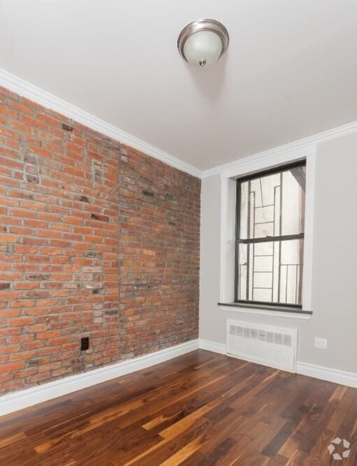 Building Photo - 233 E 29th St Rental