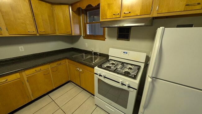 Photo - 3022 Guilford Rd