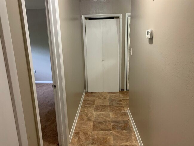 Photo - 610 Mary Beth Ave Townhome