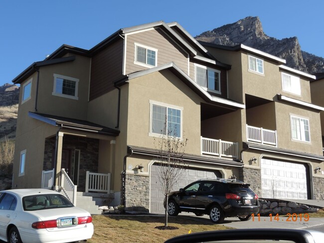 3 Bed Townhome - Provo's Southeast Bench - 3 Bed Townhome - Provo's Southeast Bench