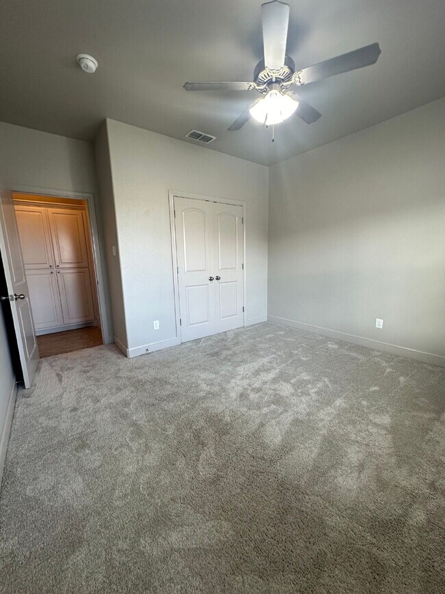 Photo - Spacious 3/2/2 Unit A