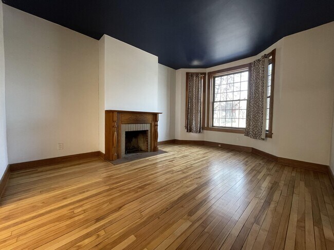 Photo - 13 W 33rd St