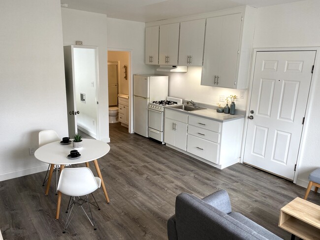 Photo - 445 40th St Unidad 1