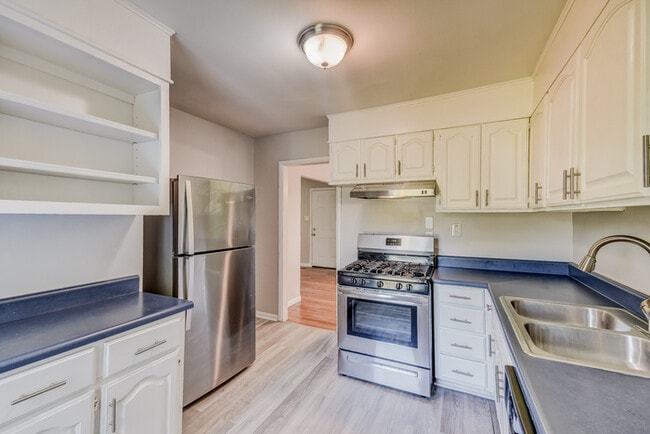 Photo - 908 9th Ave