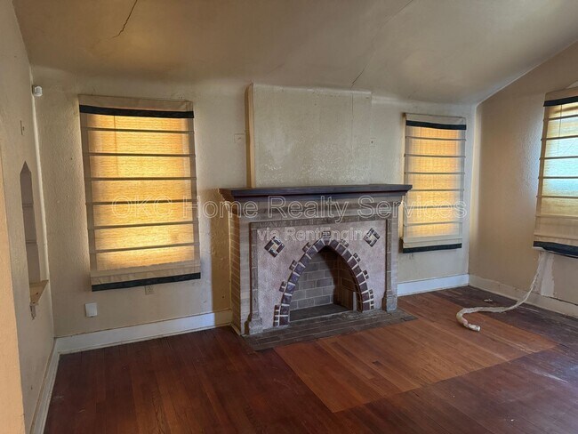 Photo - 2225 Glen Ellyn St