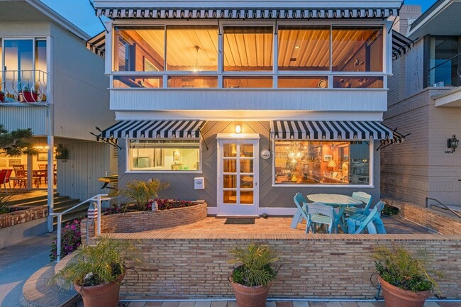 Building Photo - 1402 S Bay Front