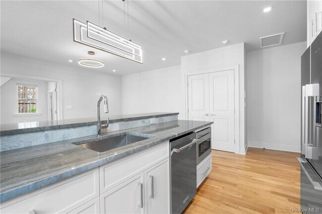 Photo - 26 East Pkwy Unit 17