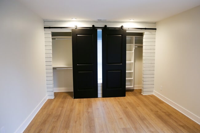 Photo - 249 E Blenkner St