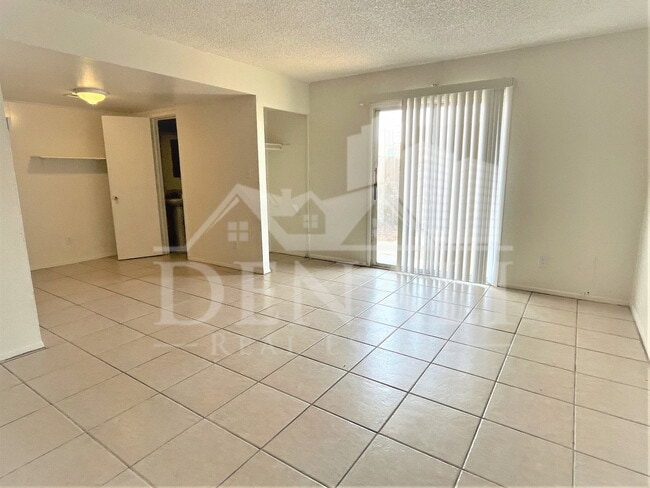 Photo - 4441 E Wood St
