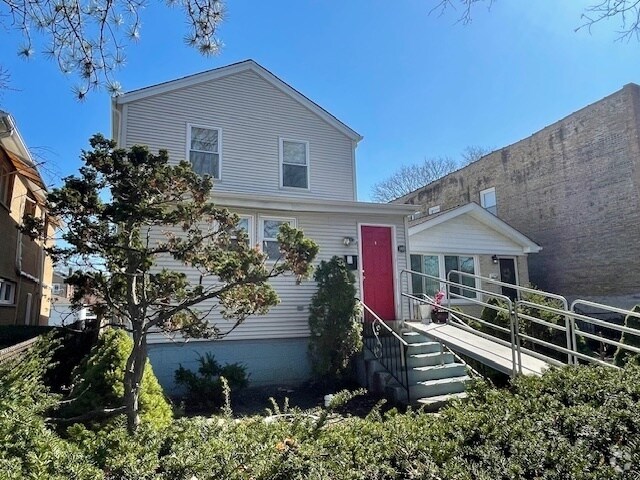 Building Photo - 1925 Grey Ave Unit 1 Rental
