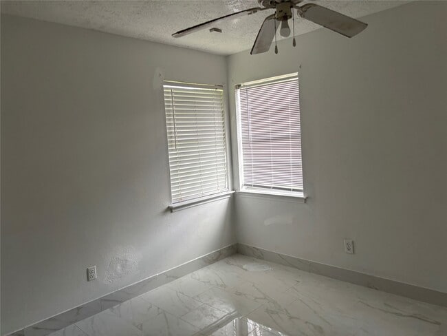 Photo - 2514 Radcliffe Dr