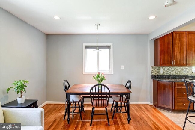 Photo - 6429 Maplewood Dr