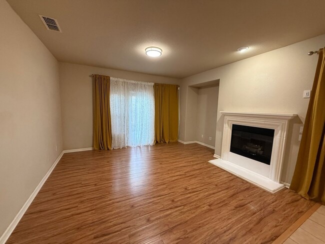 Photo - 3819 Kaweah St