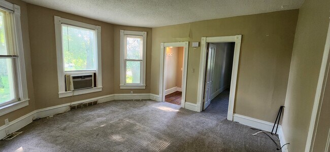 Photo - 814 13th Ave S