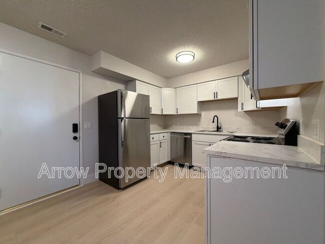 Photo - 515 W Saunders Ave Unit 2