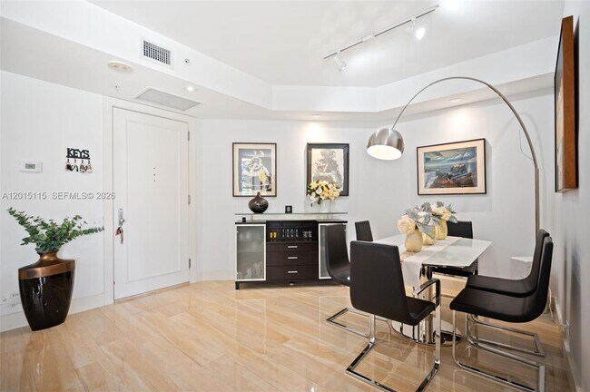 Photo - 888 Brickell Key Dr Unit 609